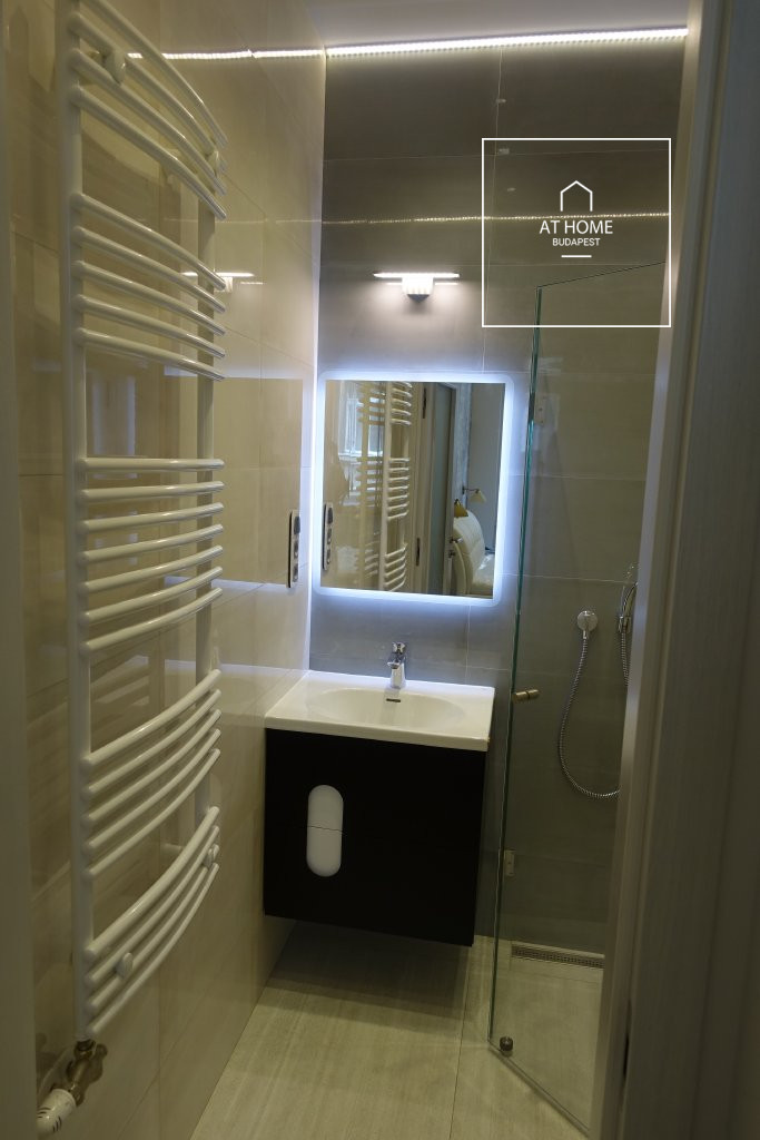 Refurbished 2-bedroom apartment for rent in downtown Budapest