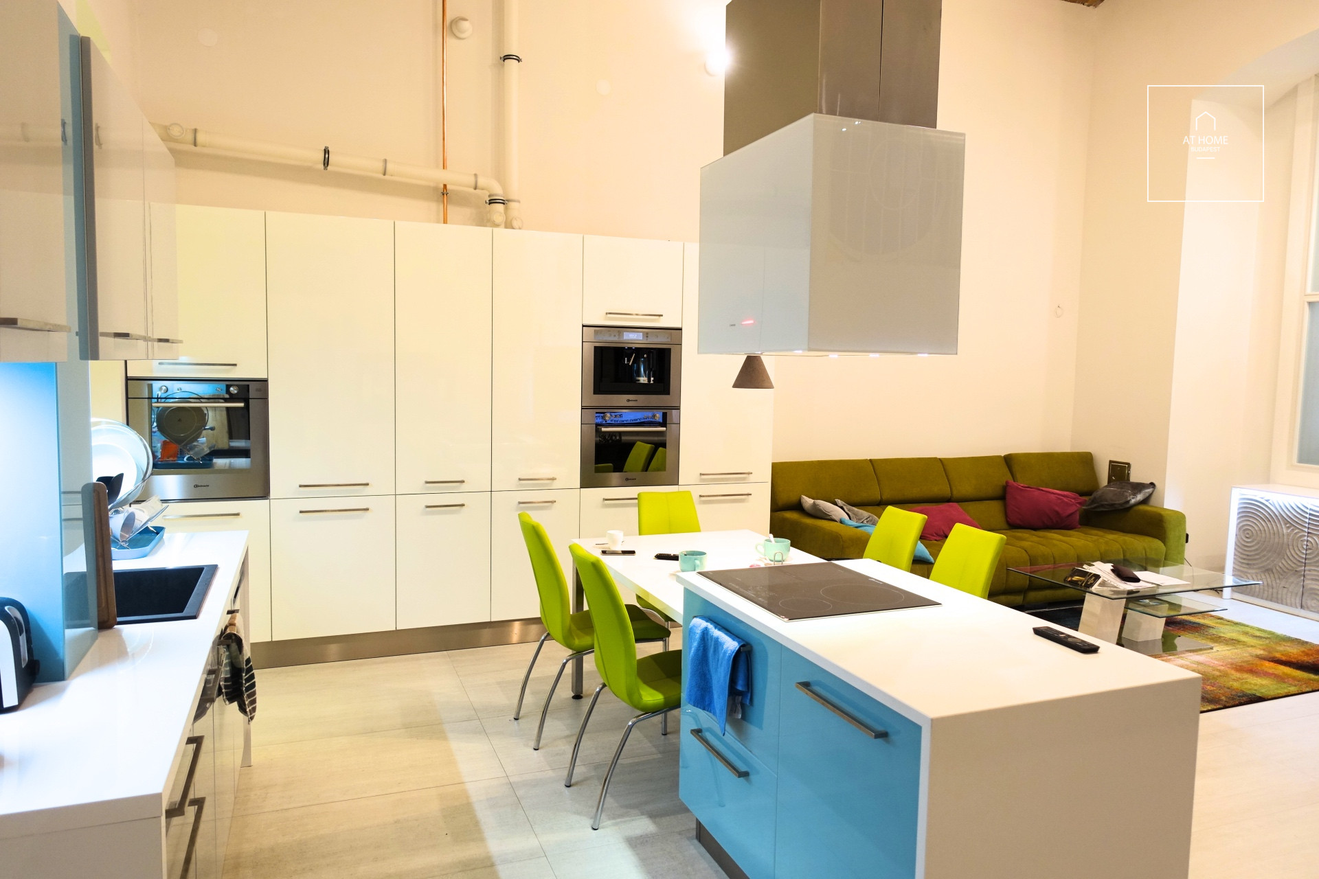 Refurbished 2-bedroom apartment for rent in downtown Budapest