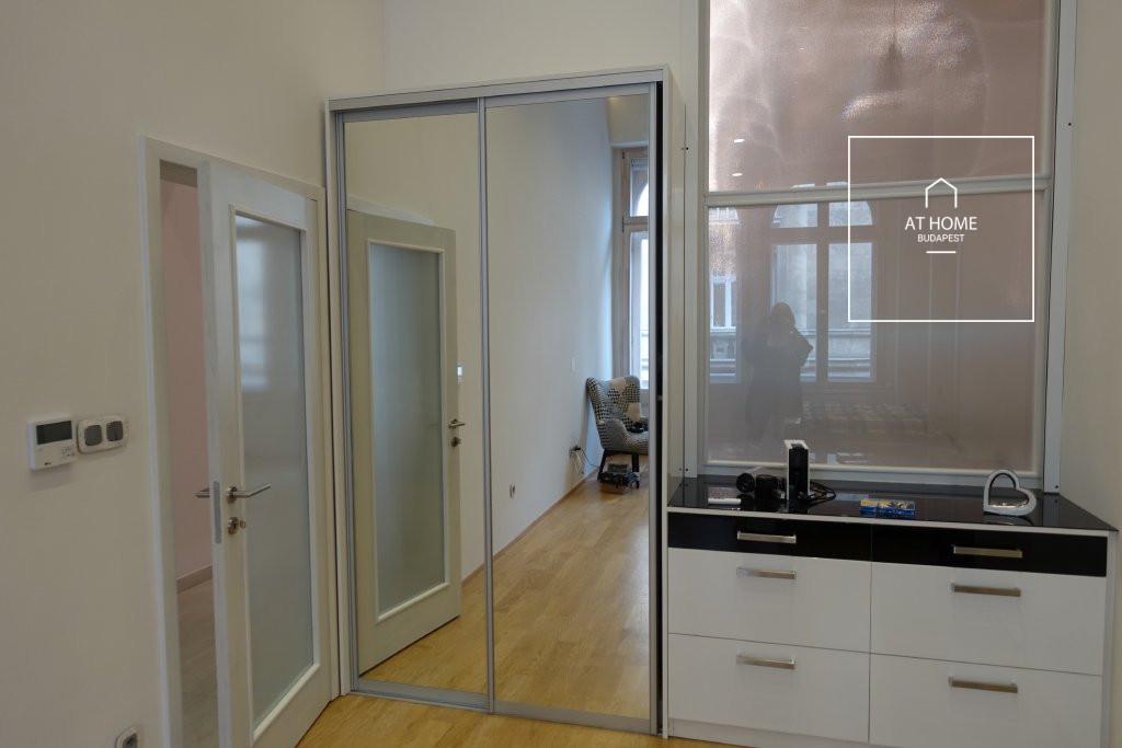 Refurbished 2-bedroom apartment for rent in downtown Budapest