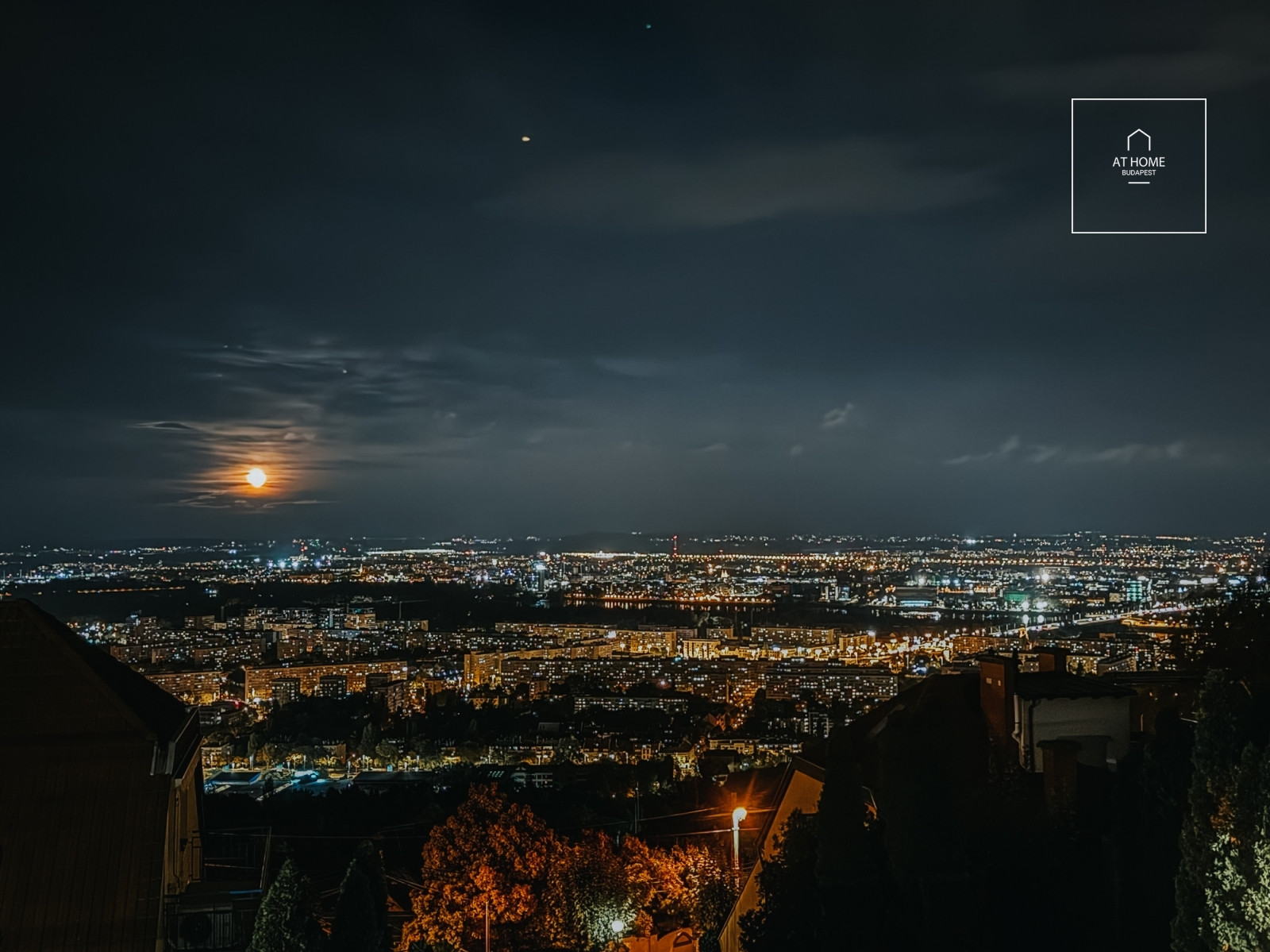 Felújított 3 hálószobás panorámás lakás parkolóhellyel a III. kerületben