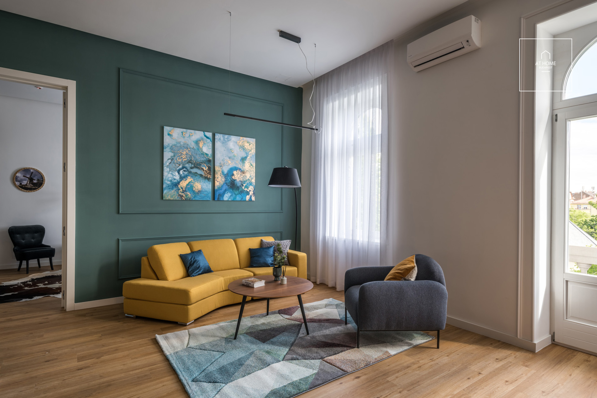 Renovated 100 m² Apartment with Balcony and 2 Bedrooms for Rent in the Diplomatic Quarter, District VI