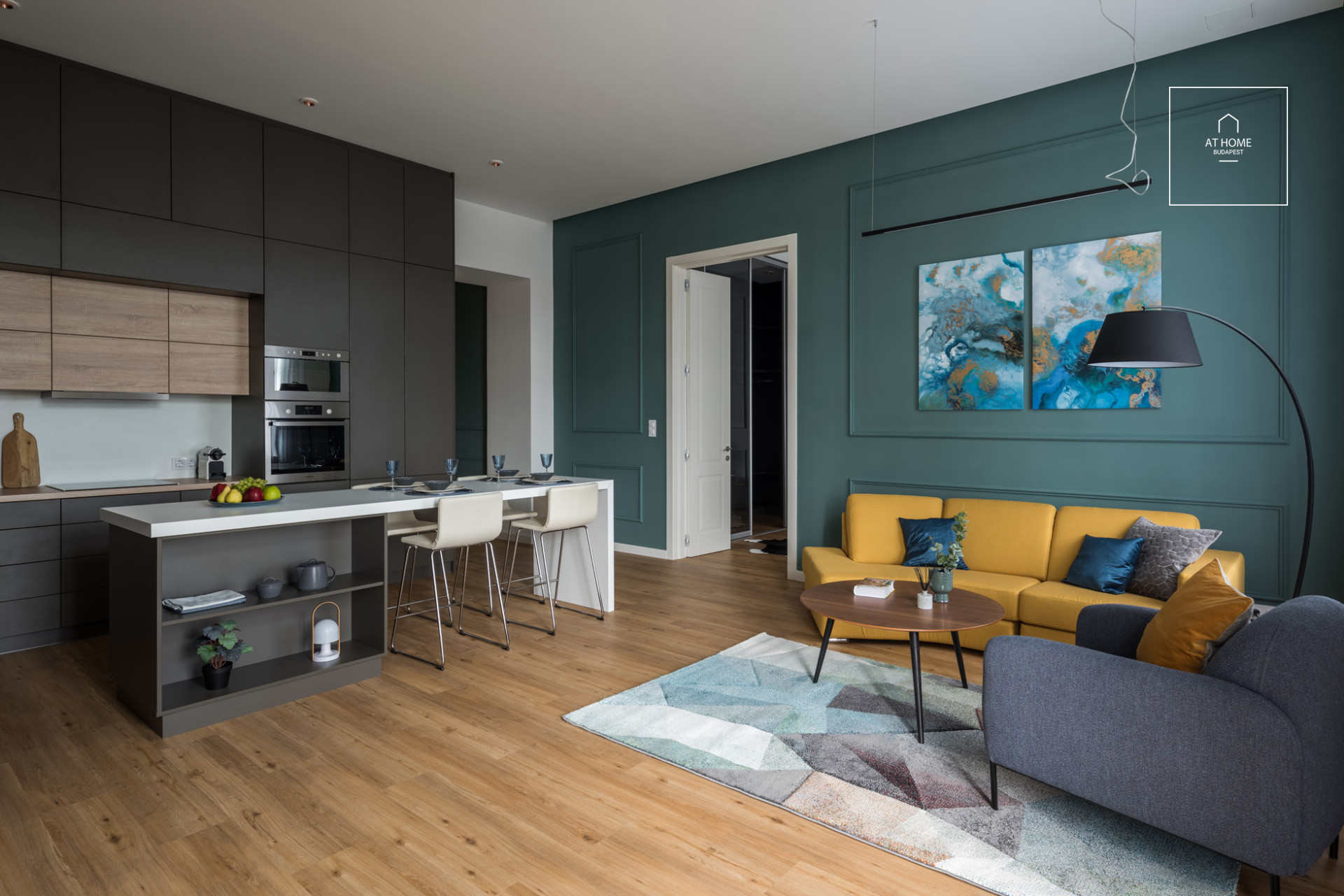 Renovated 100 m² Apartment with Balcony and 2 Bedrooms for Rent in the Diplomatic Quarter, District VI