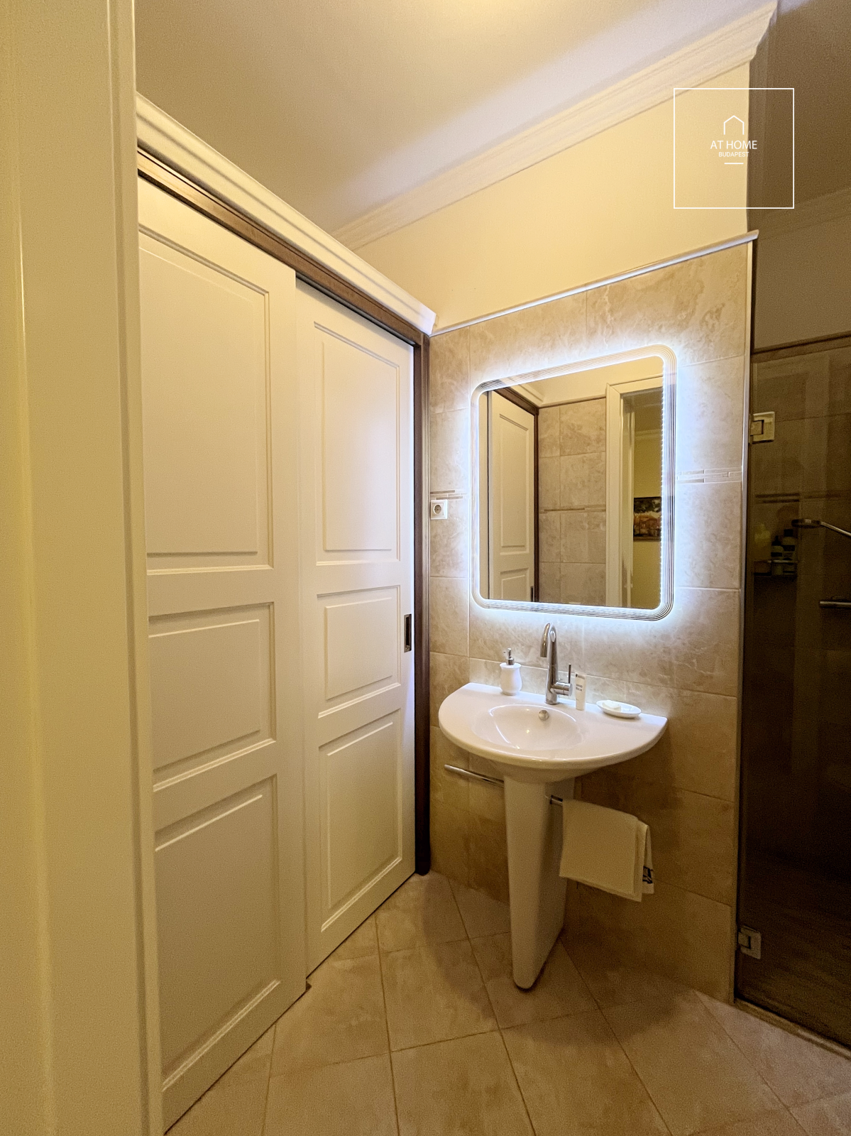 Luxury Apartment for Sale in One of the Quietest Streets of District 2 – Garden Access, Pool, Wellness, Garage