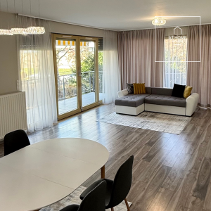 Felújított 3 hálószobás lakóparki lakás garázzsal és tárolóval a II. kerületben