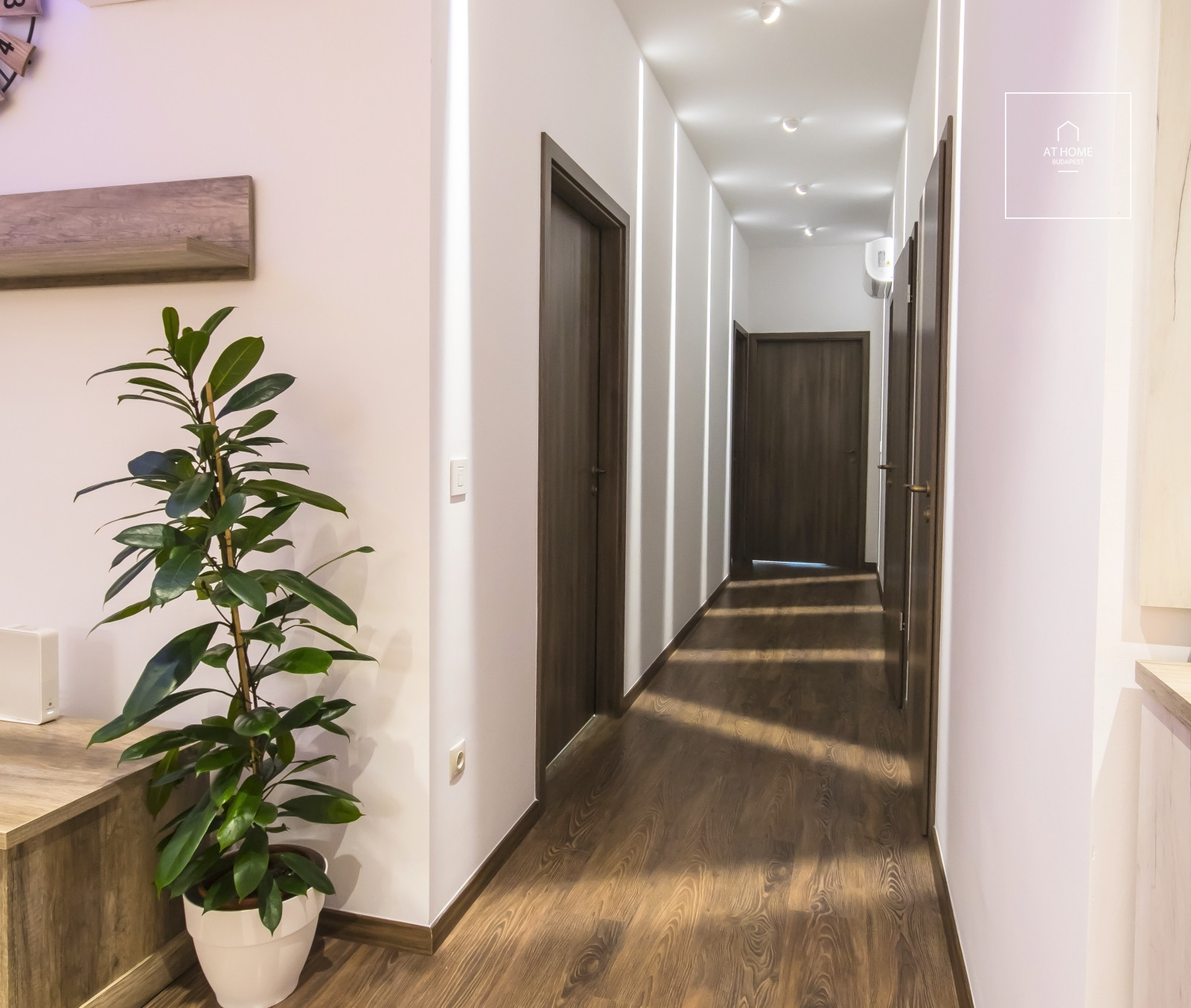 A panoramic apartment built in 2020 with a 50 sqm terrace and a garage, located near Kopaszi-gát