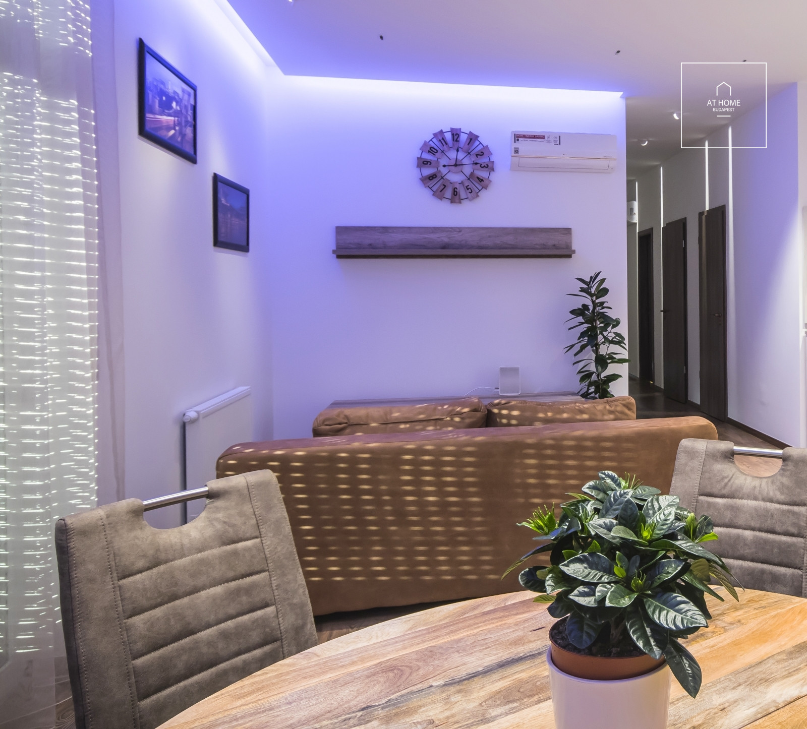 A panoramic apartment built in 2020 with a 50 sqm terrace and a garage, located near Kopaszi-gát