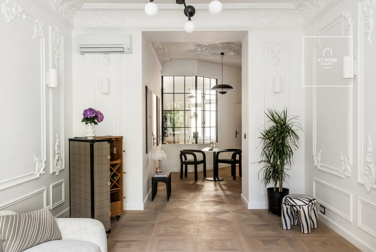Renovated luxury apartment  for sale in 5th district, Belváros