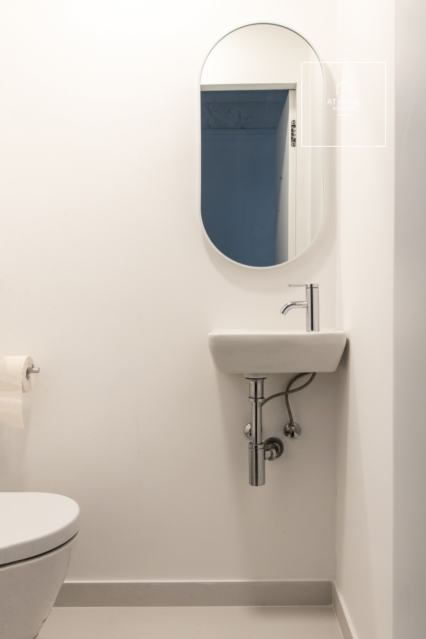 Renovated luxury apartment  for sale in 5th district, Belváros