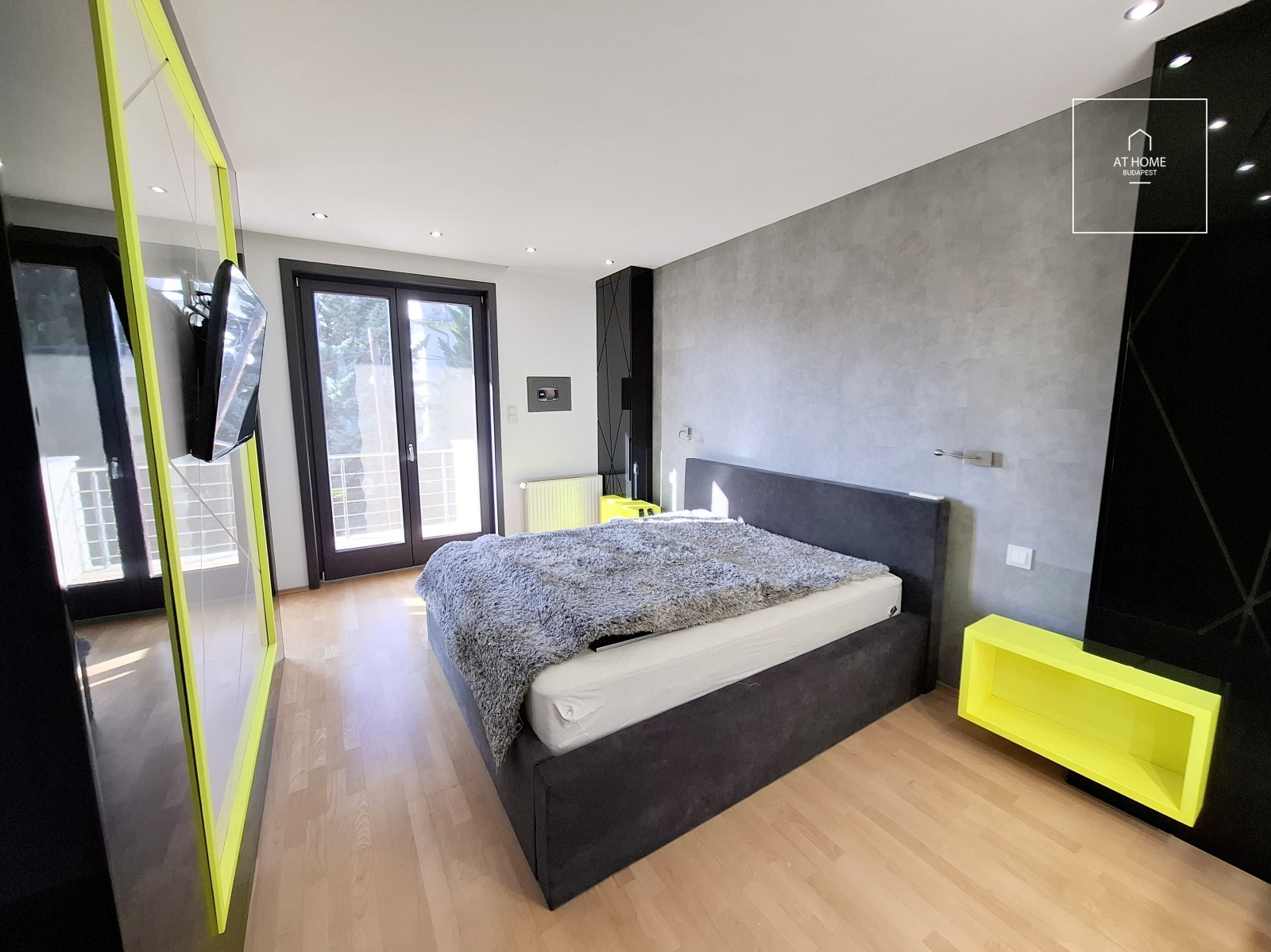 Exclusive panoramic apartment with garage parking on Kissvábhegy in District XII