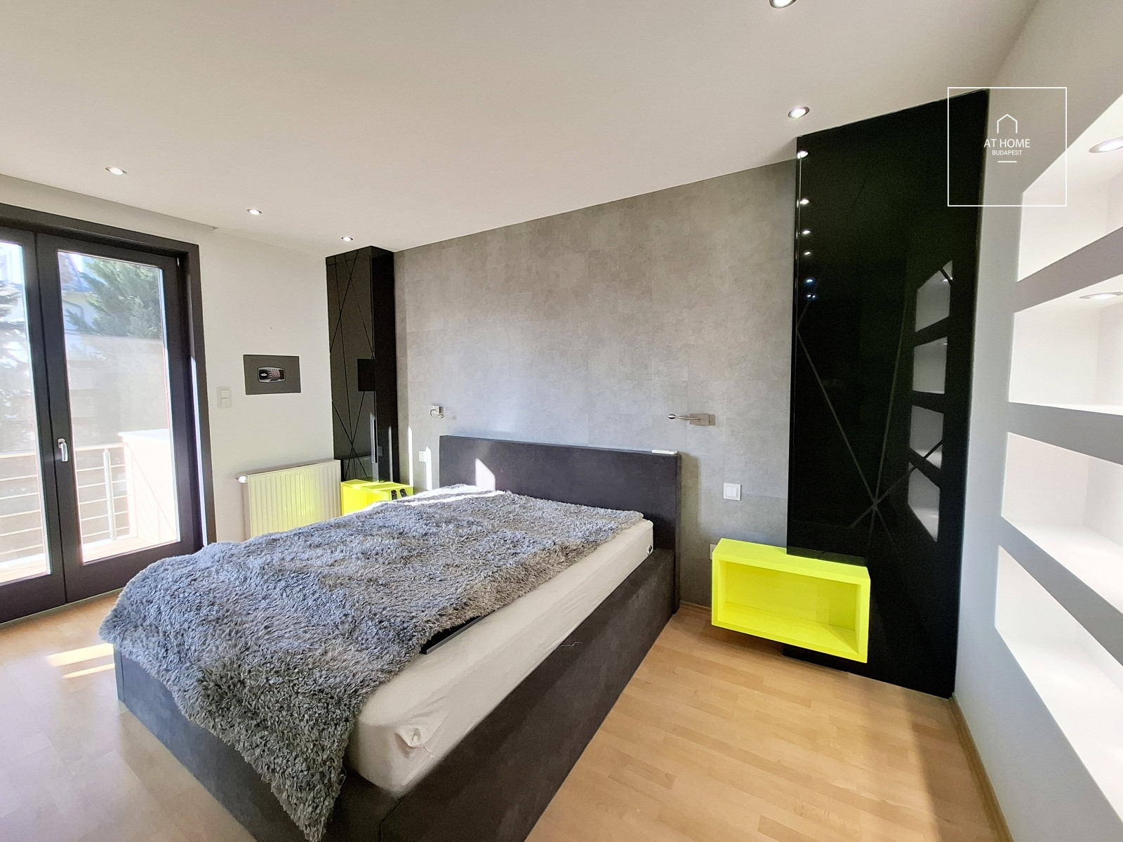 Exclusive panoramic apartment with garage parking on Kissvábhegy in District XII