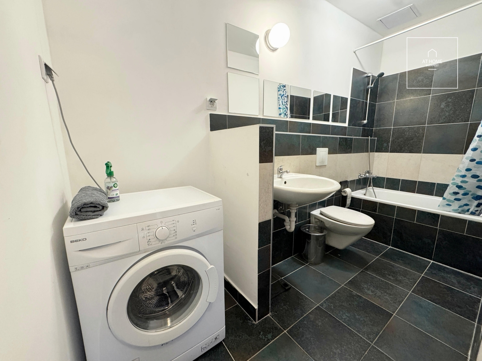 Renovated 2-Bedroom Downtown Apartment in Budapest’s 6th District