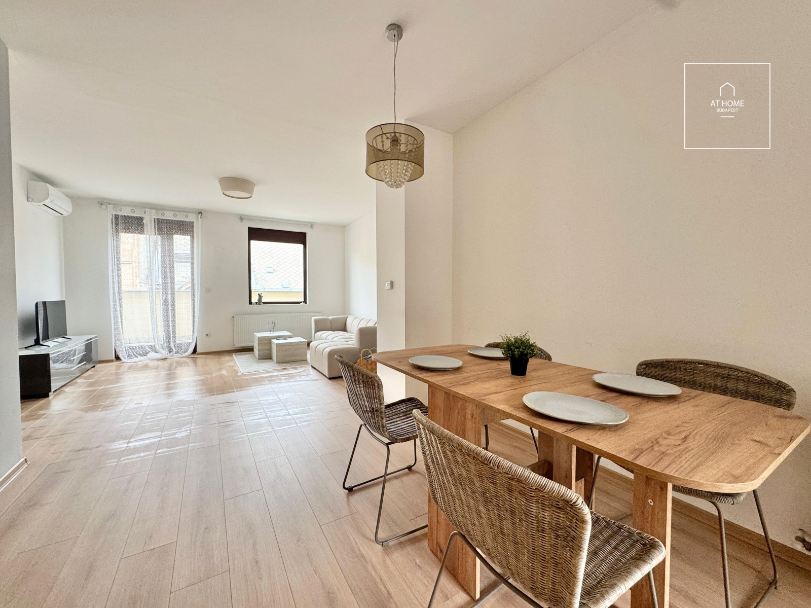 Renovated 2-Bedroom Downtown Apartment in Budapest’s 6th District
