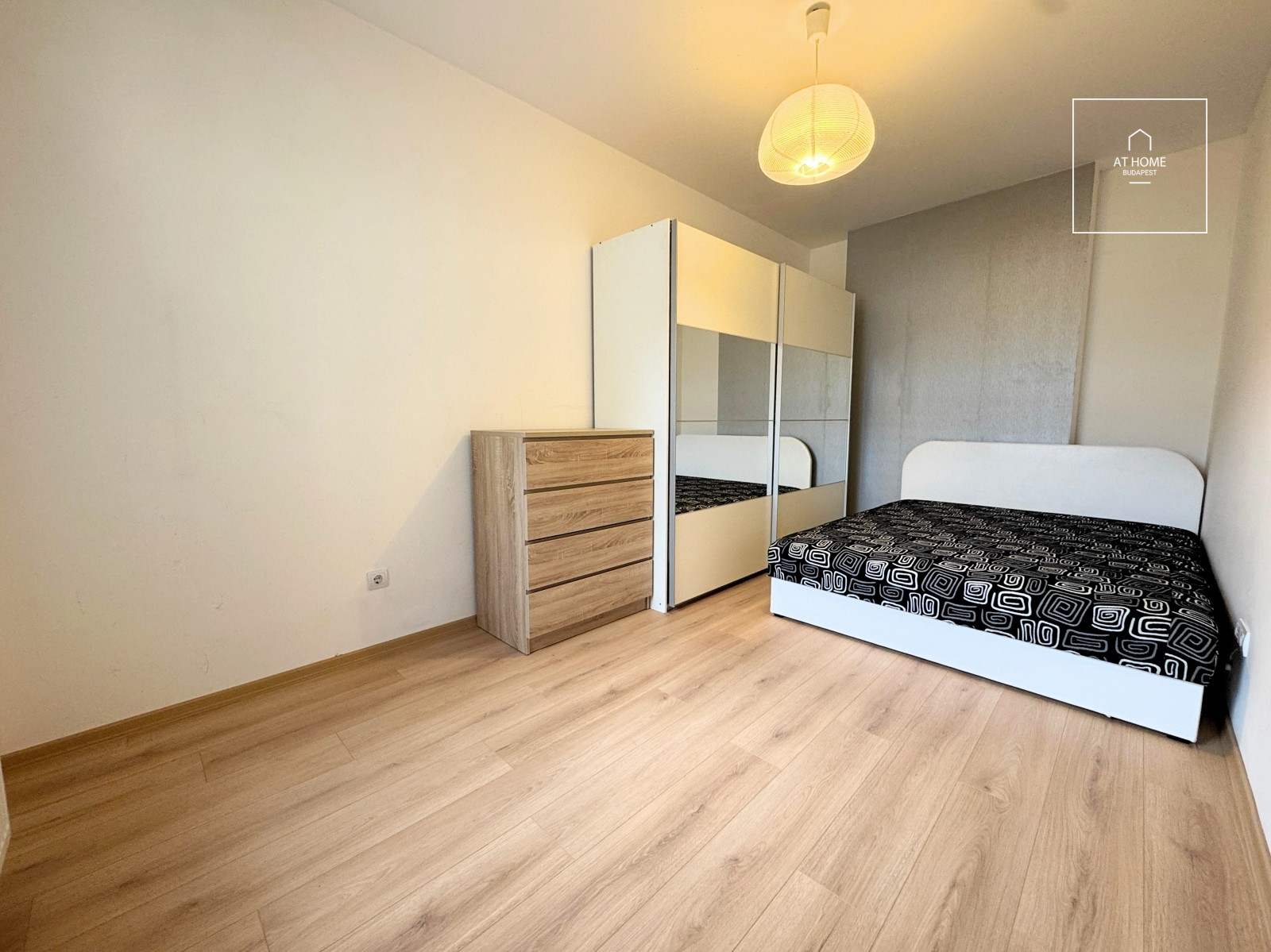 Renovated 2-Bedroom Downtown Apartment in Budapest’s 6th District