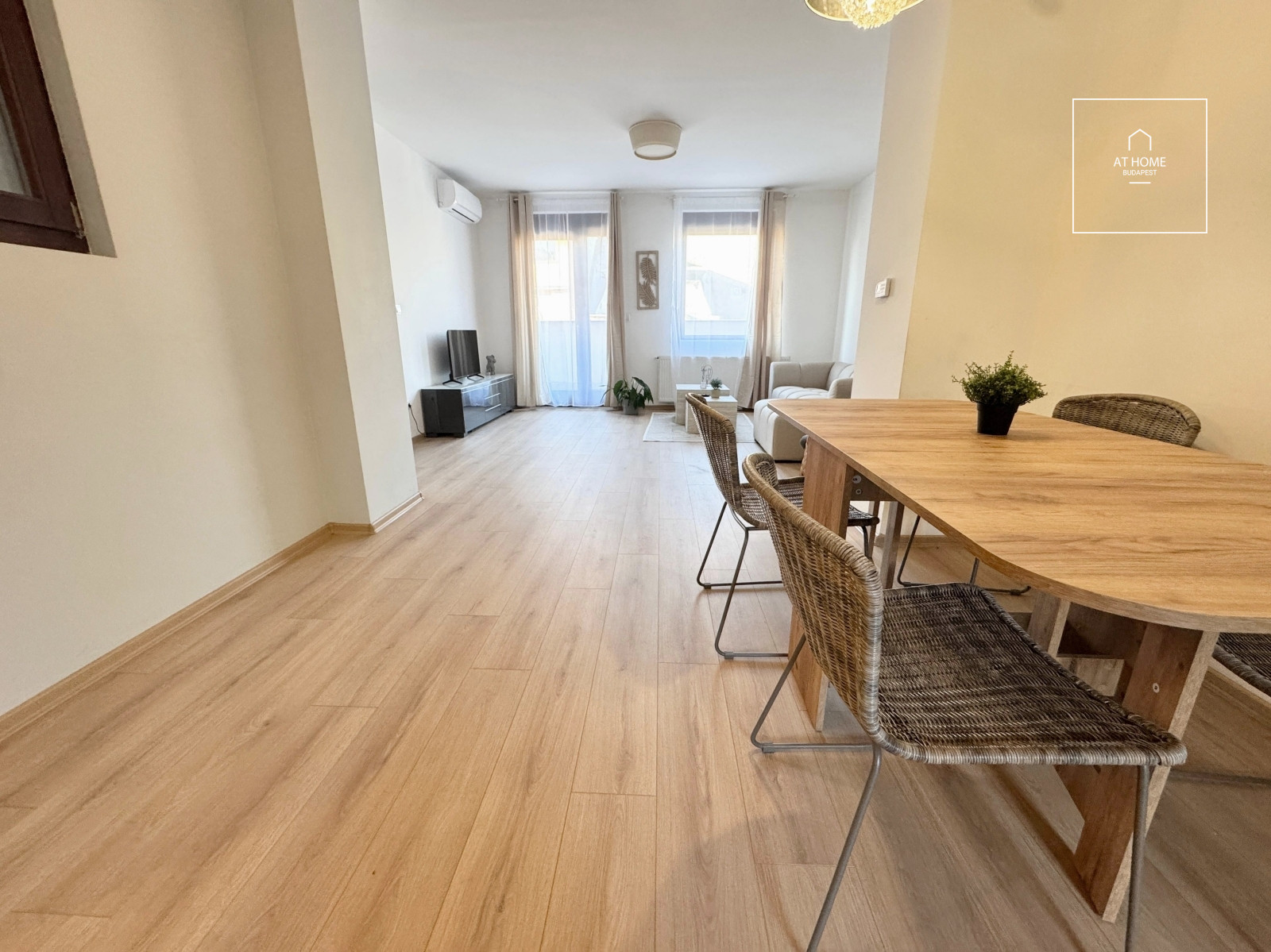 Renovated 2-Bedroom Downtown Apartment in Budapest’s 6th District