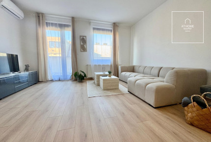 Renovated 2-Bedroom Downtown Apartment in Budapest’s 6th District