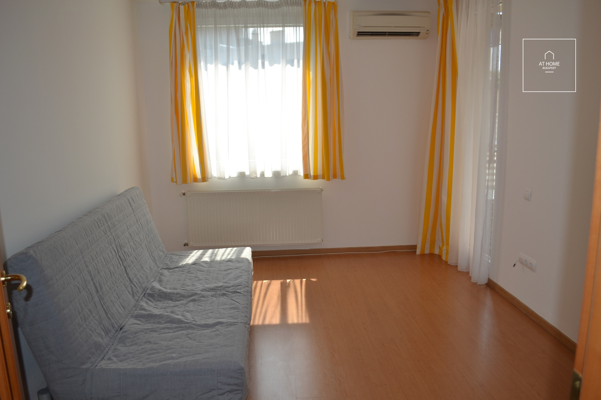 Refurbished 3-bedroom apartment for rent Budapest I. district