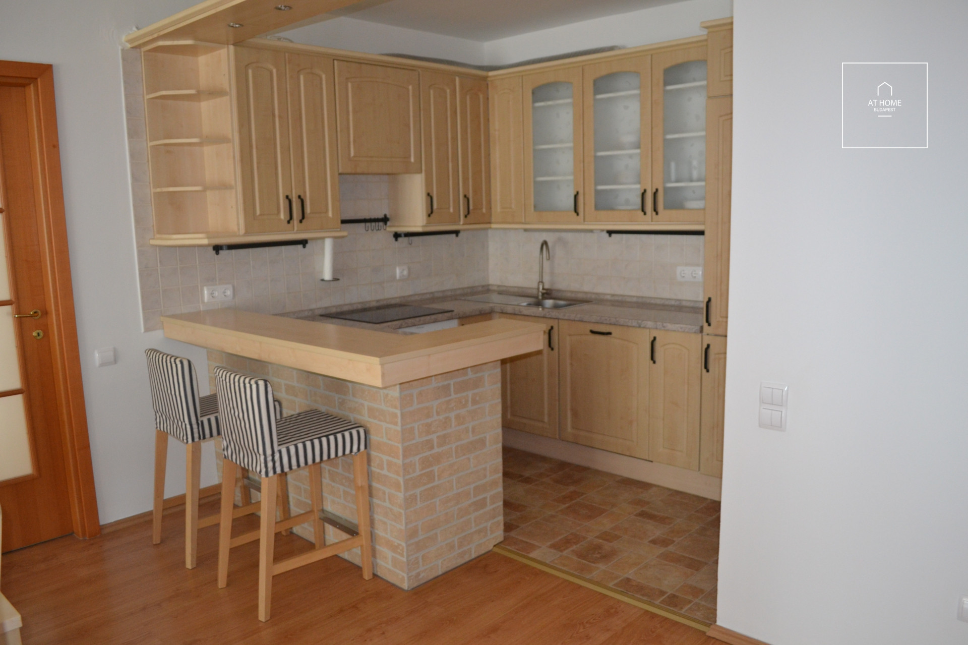 Refurbished 3-bedroom apartment for rent Budapest I. district
