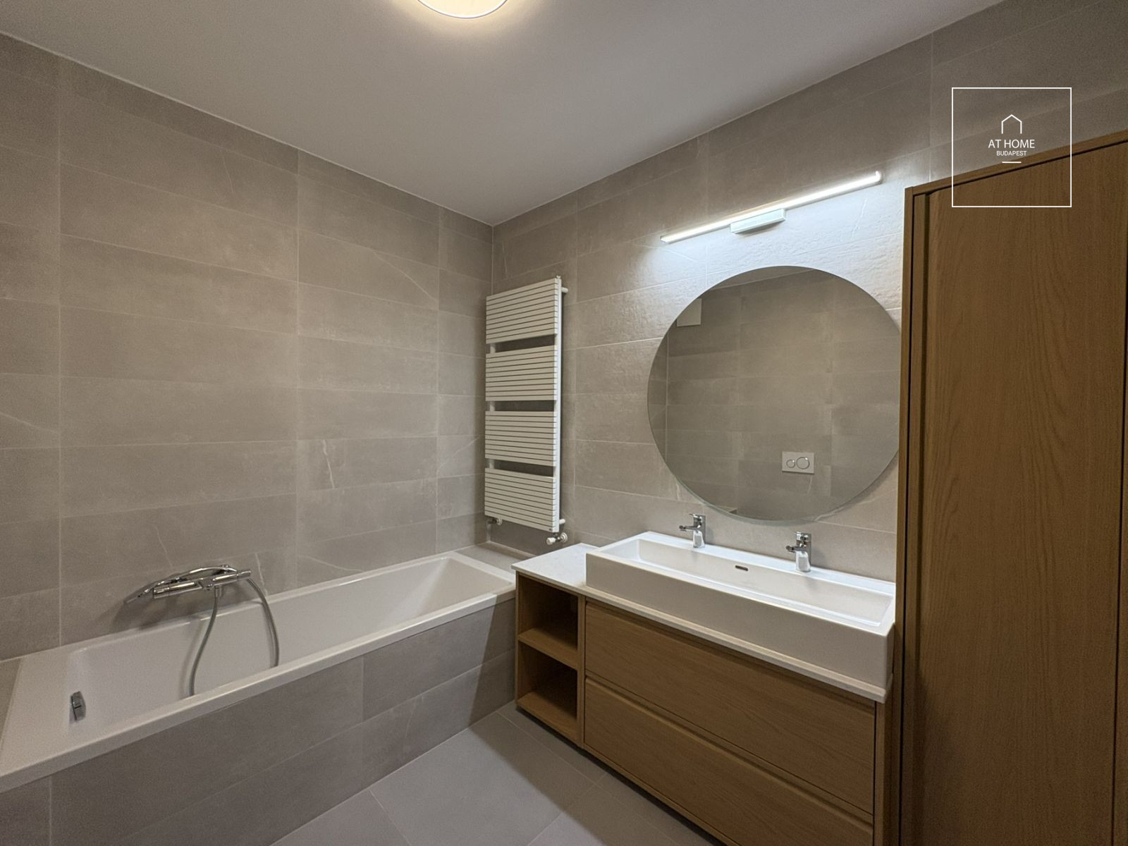 Refurbished 3-bedroom apartment for rent Budapest I. district