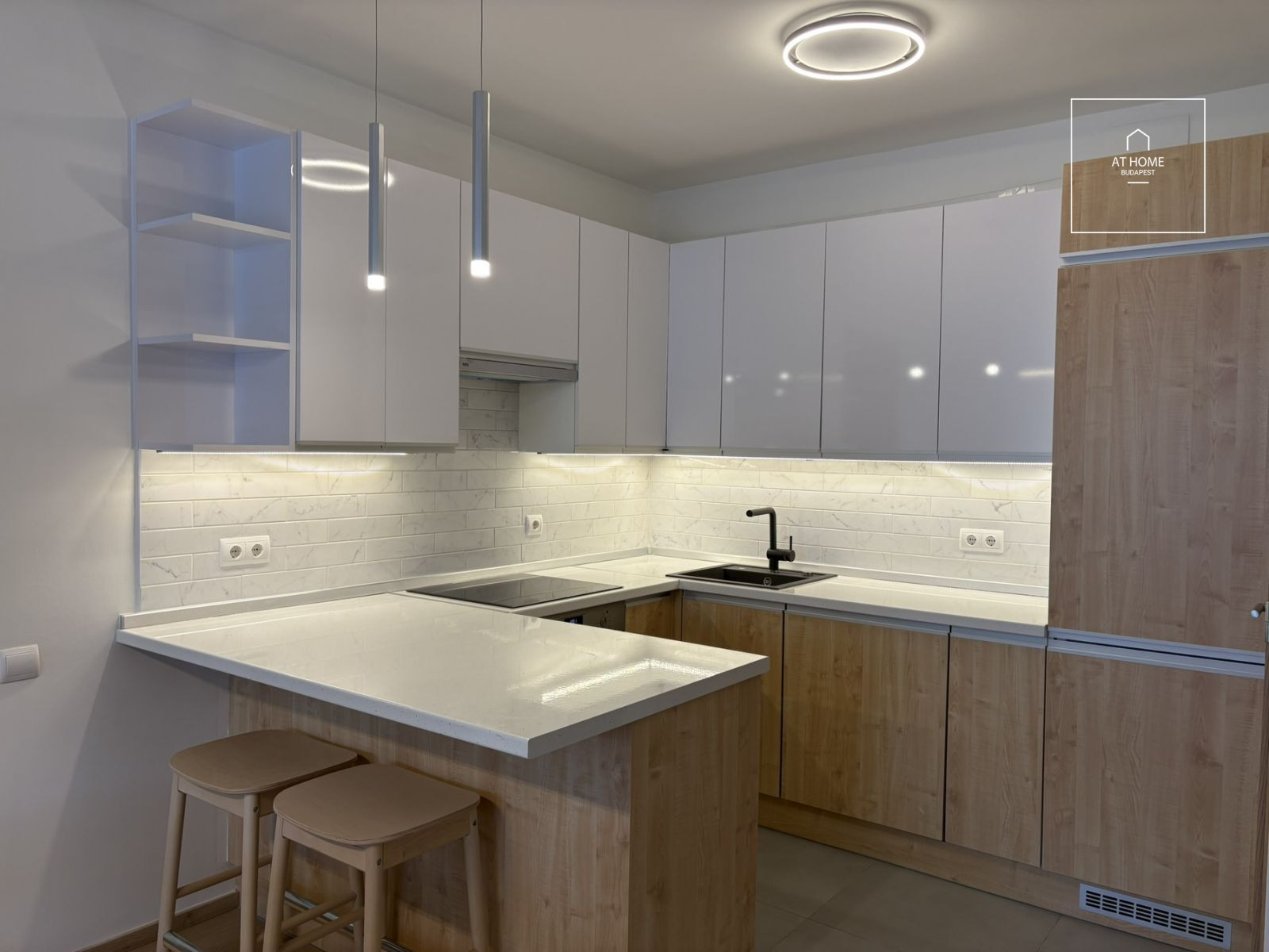 Refurbished 3-bedroom apartment for rent Budapest I. district