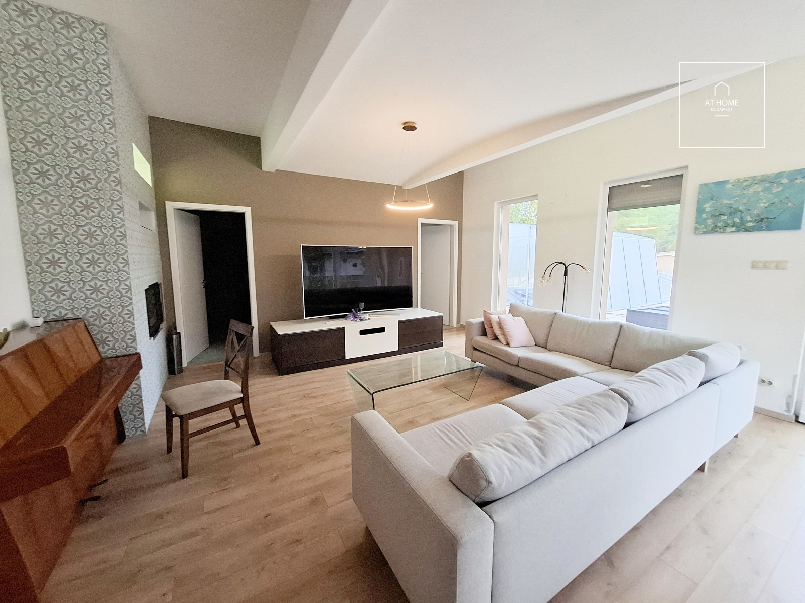 Beautiful 5 bedrooms family house for eladó in Dunakeszi