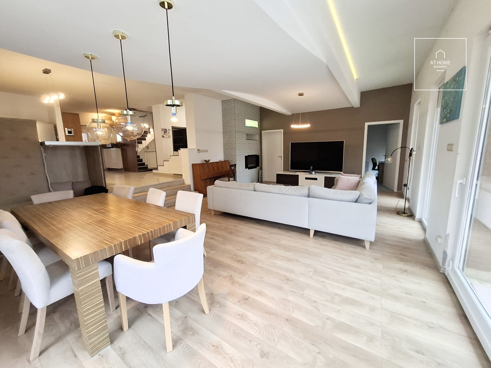 Beautiful 5 bedrooms family house for eladó in Dunakeszi