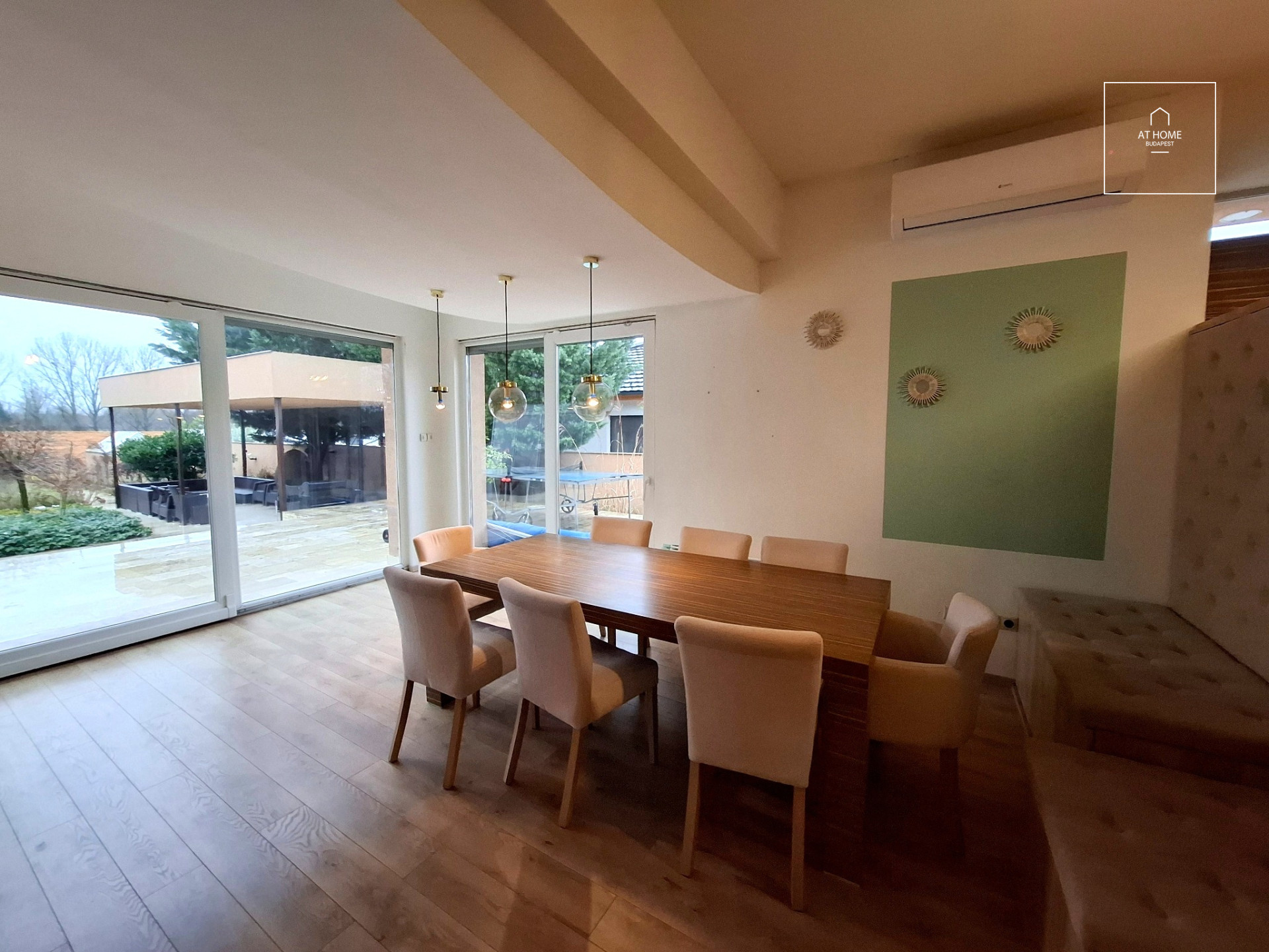 Beautiful 5 bedrooms family house for sale in Dunakeszi