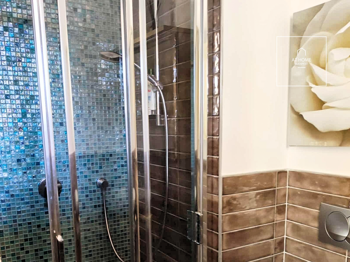 Beautiful 5 bedrooms family house for sale in Dunakeszi