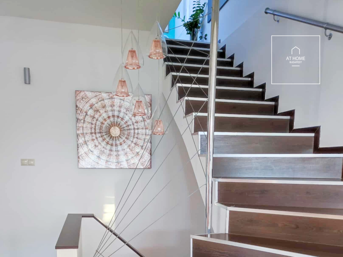 Beautiful 5 bedrooms family house for sale in Dunakeszi