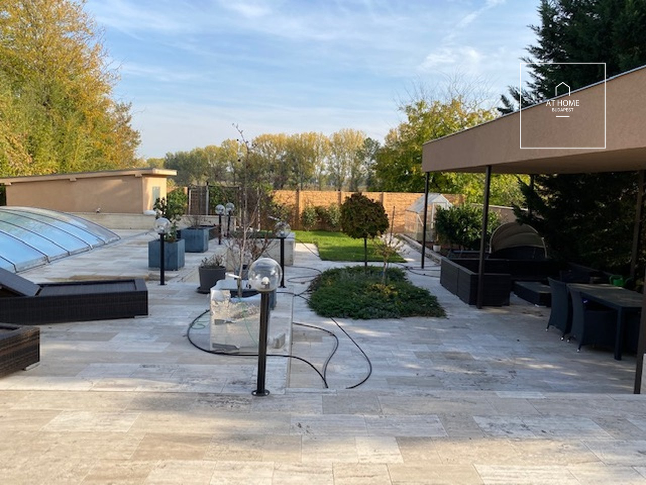 Gyönyörű 5 hálószobás családi ház eladó Dunakeszin