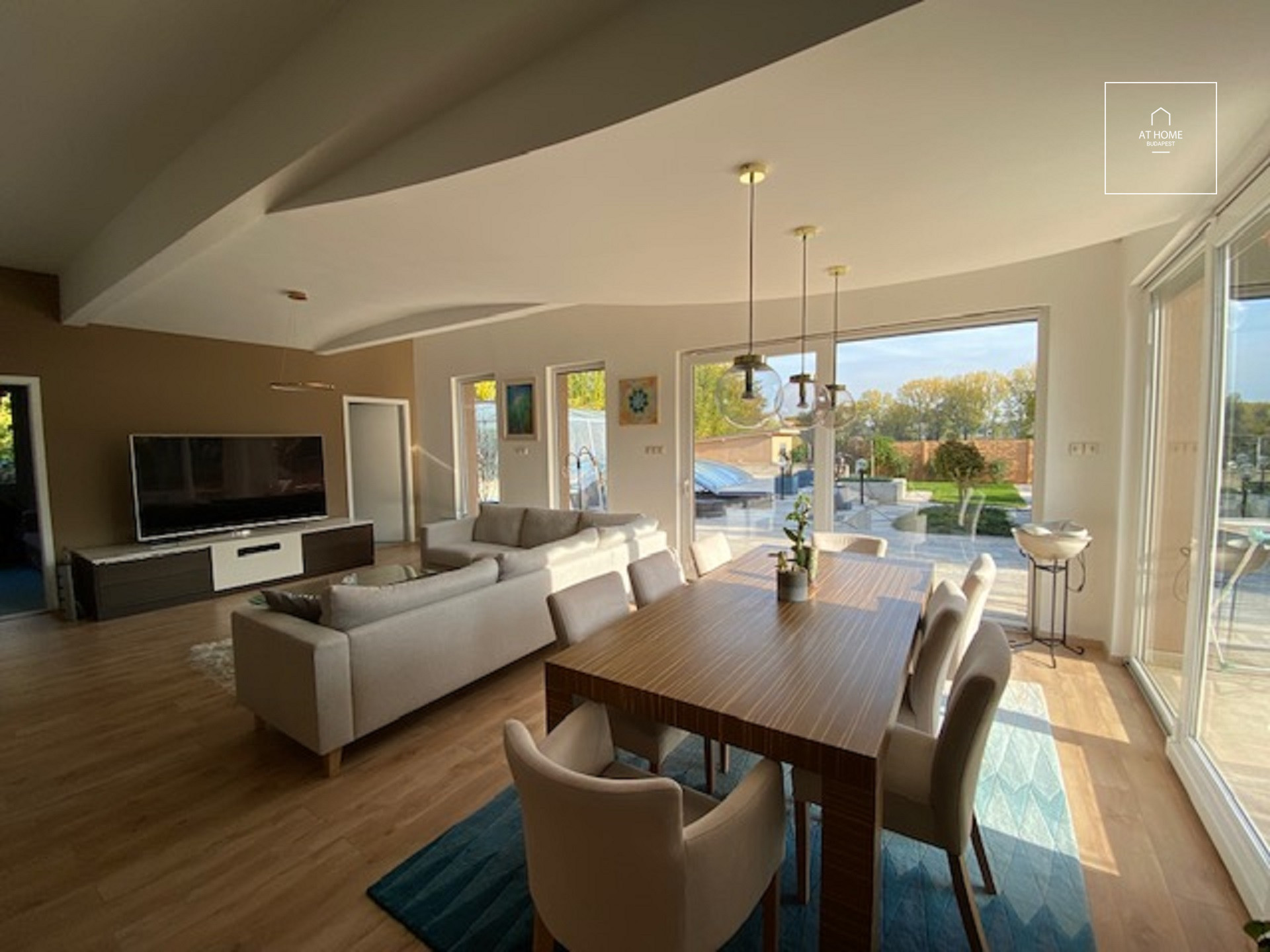 Beautiful 5 bedrooms family house for sale in Dunakeszi