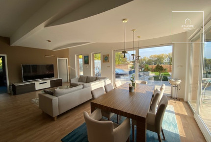 Beautiful 5 bedrooms family house for sale in Dunakeszi