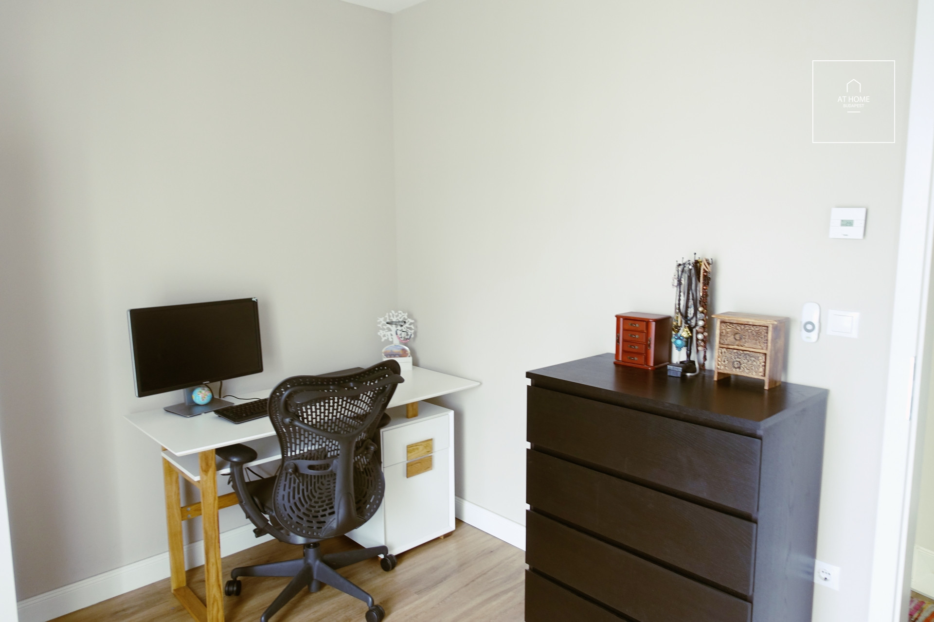 Exclusive top-floor 2-bedroom apartment in District V