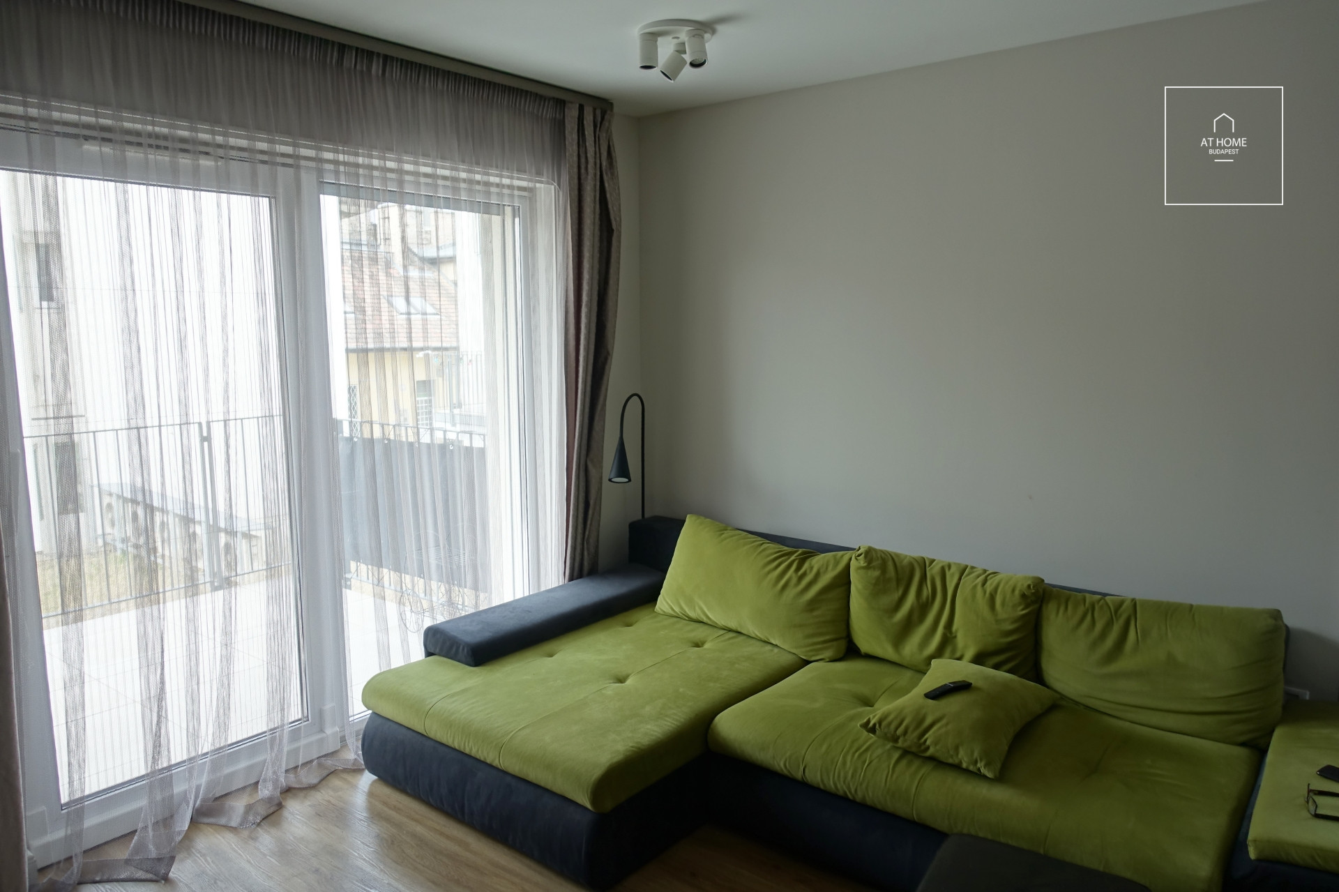 Exclusive top-floor 2-bedroom apartment in District V