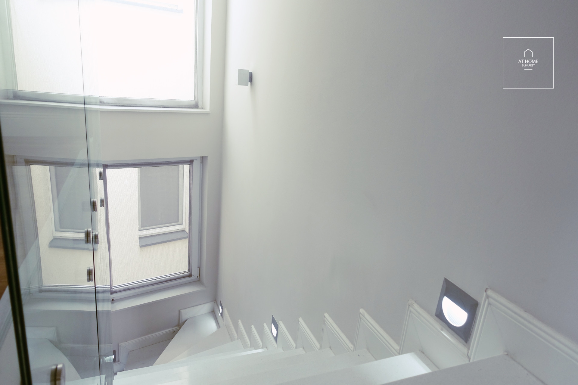 Exclusive top-floor 2-bedroom apartment in District V