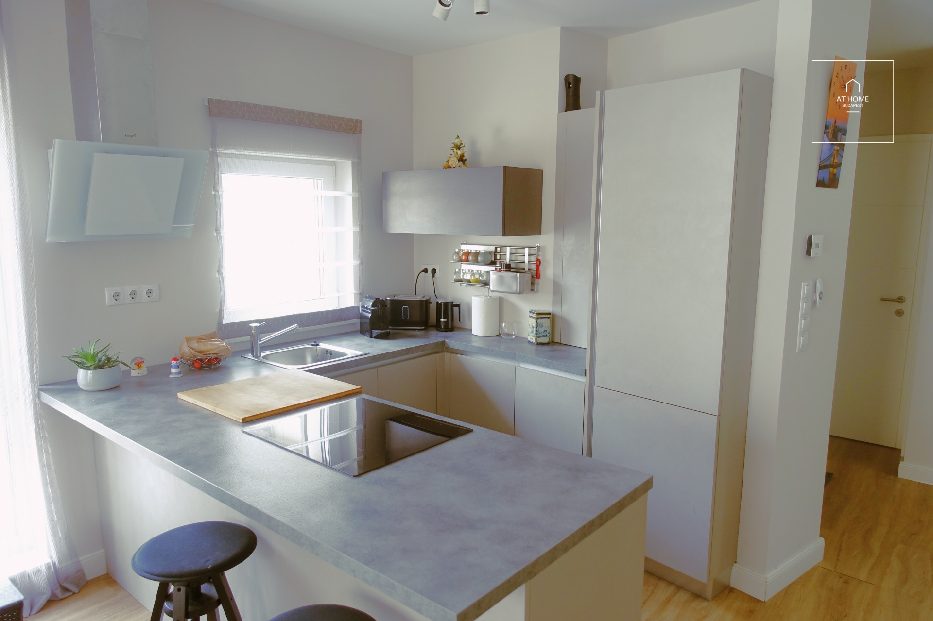 Exclusive top-floor 2-bedroom apartment in District V