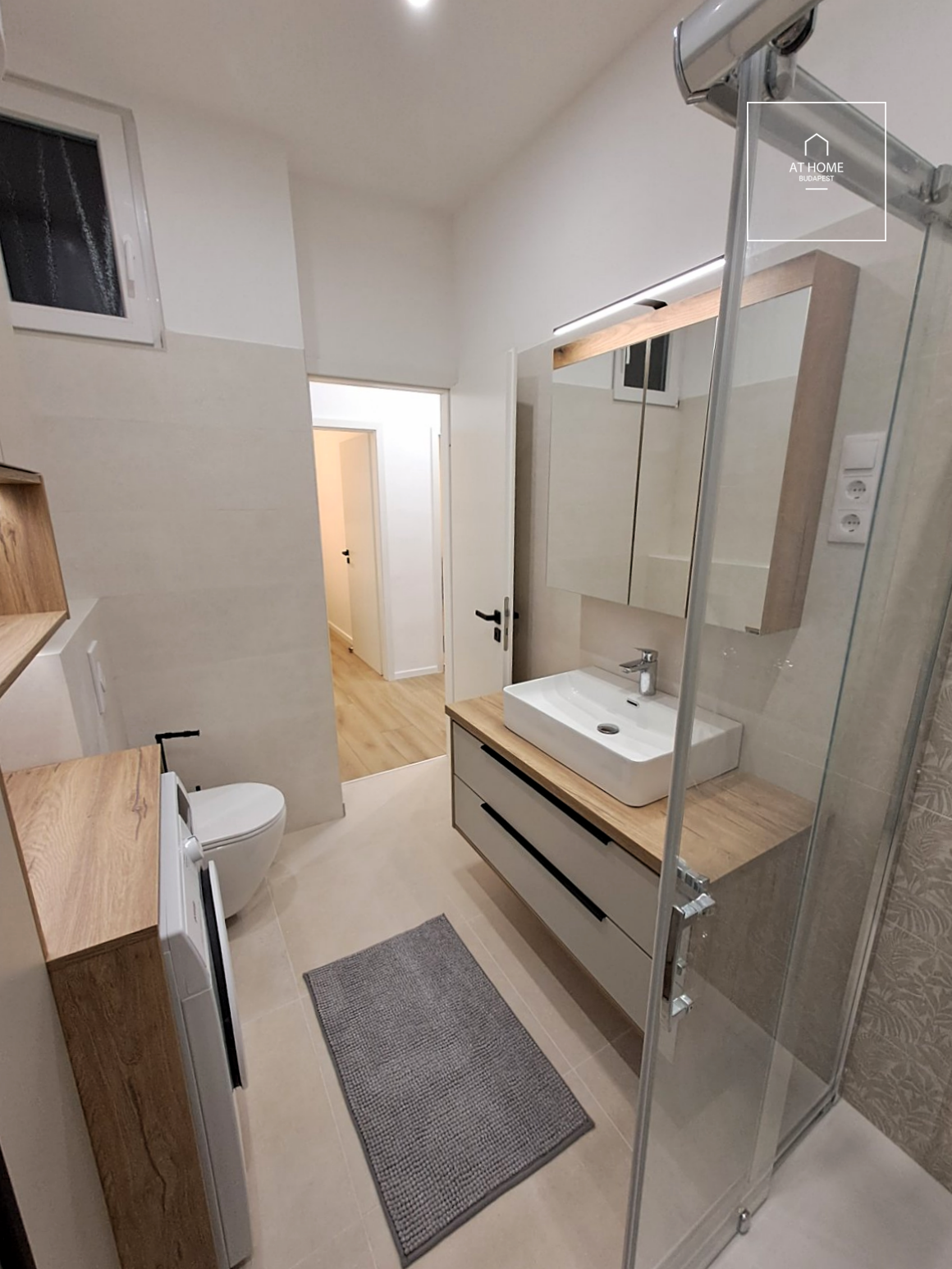 Renovated 2-bedroom apartment with a balcony near Millenáris Park