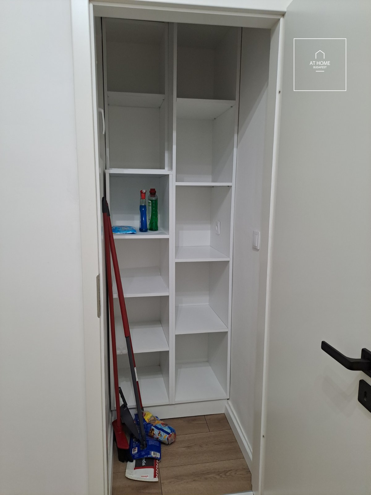 Renovated 2-bedroom apartment with a balcony near Millenáris Park