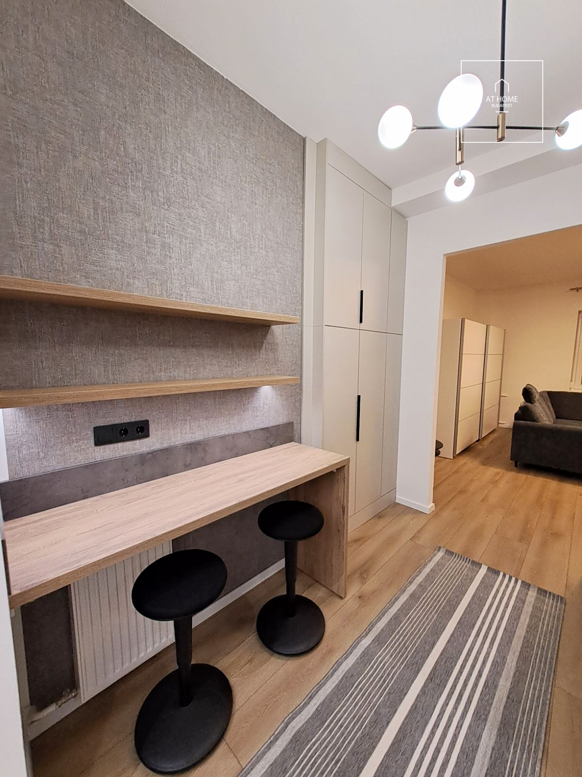 Renovated 2-bedroom apartment with a balcony near Millenáris Park