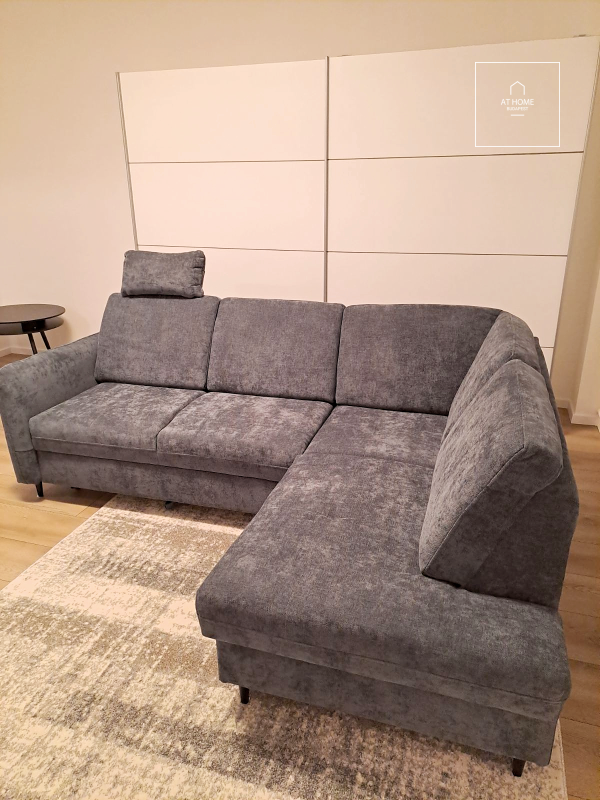 Felújított 2 hálószobás, erkélyes lakás a Millenáris park közelében