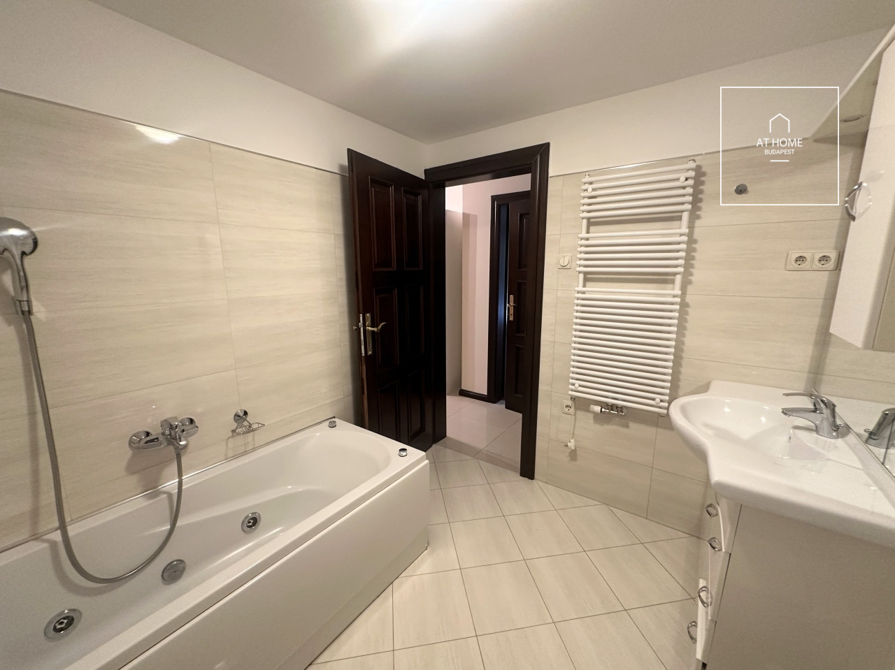 Kertkapcsolatos, elegáns lakás kiadó Budapest II. kerület, Törökvész