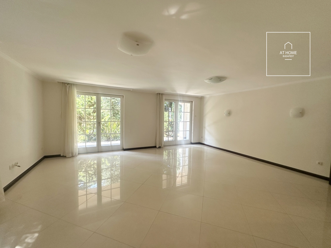 Elegant apartment with garden for rent Budapest II. district, Törökvész