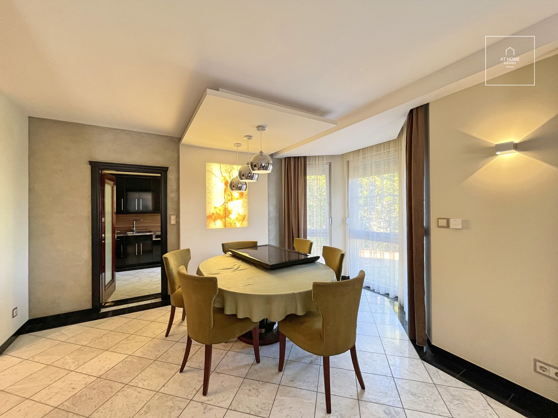 Ground-floor 150 m² apartment with garden access and terrace in Törökvész, District II