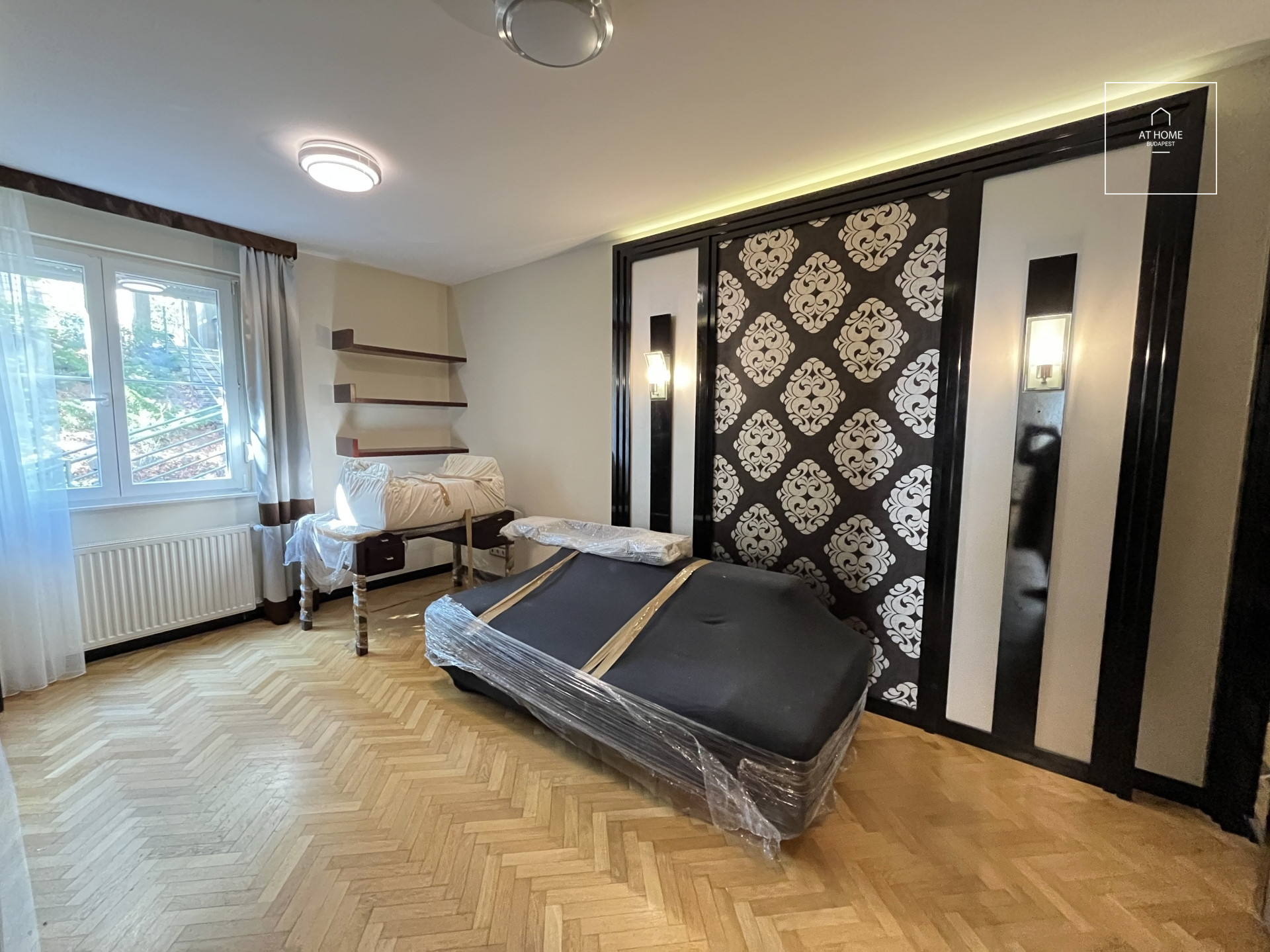 Ground-floor 150 m² apartment with garden access and terrace in Törökvész, District II