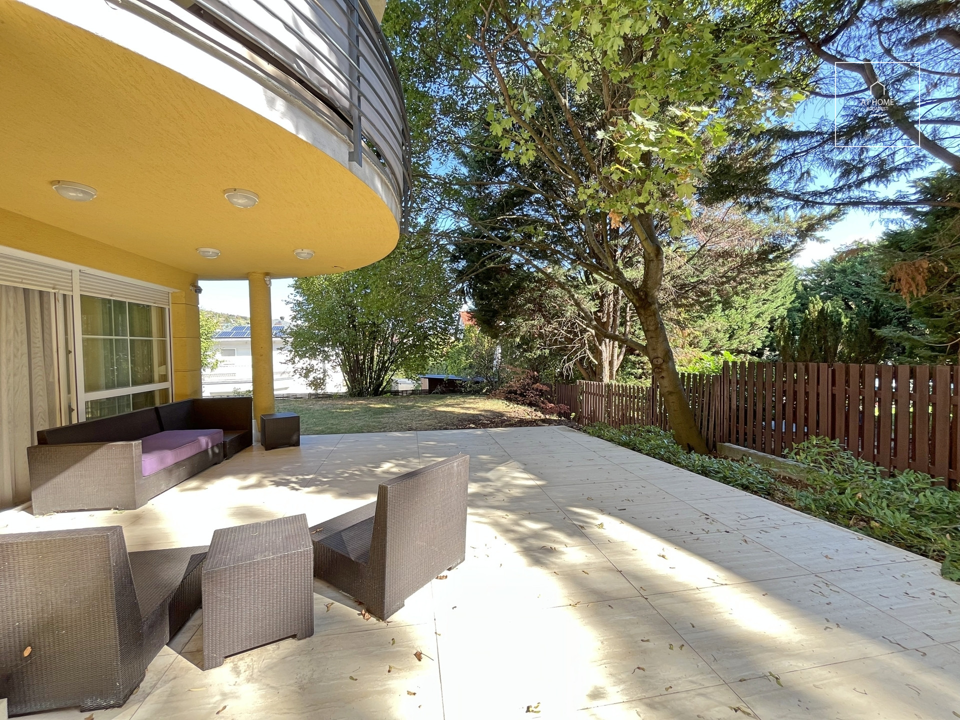 Ground-floor 150 m² apartment with garden access and terrace in Törökvész, District II