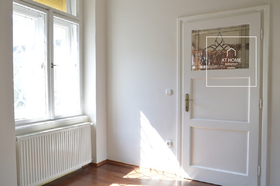 Sunny 2-bedroom apartment with panoramic views on Bem Quay