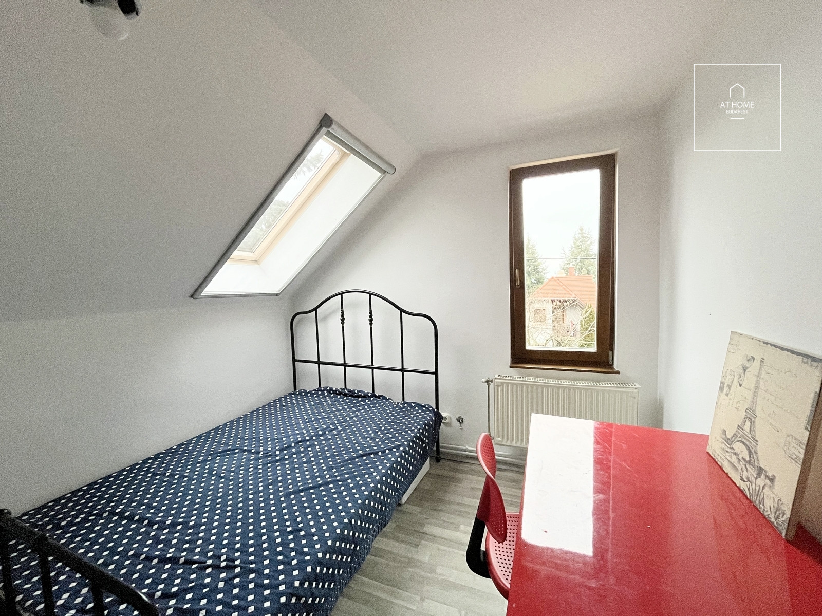 Renovated three-storey, 180 sqm family house with a panoramic view in Solymár