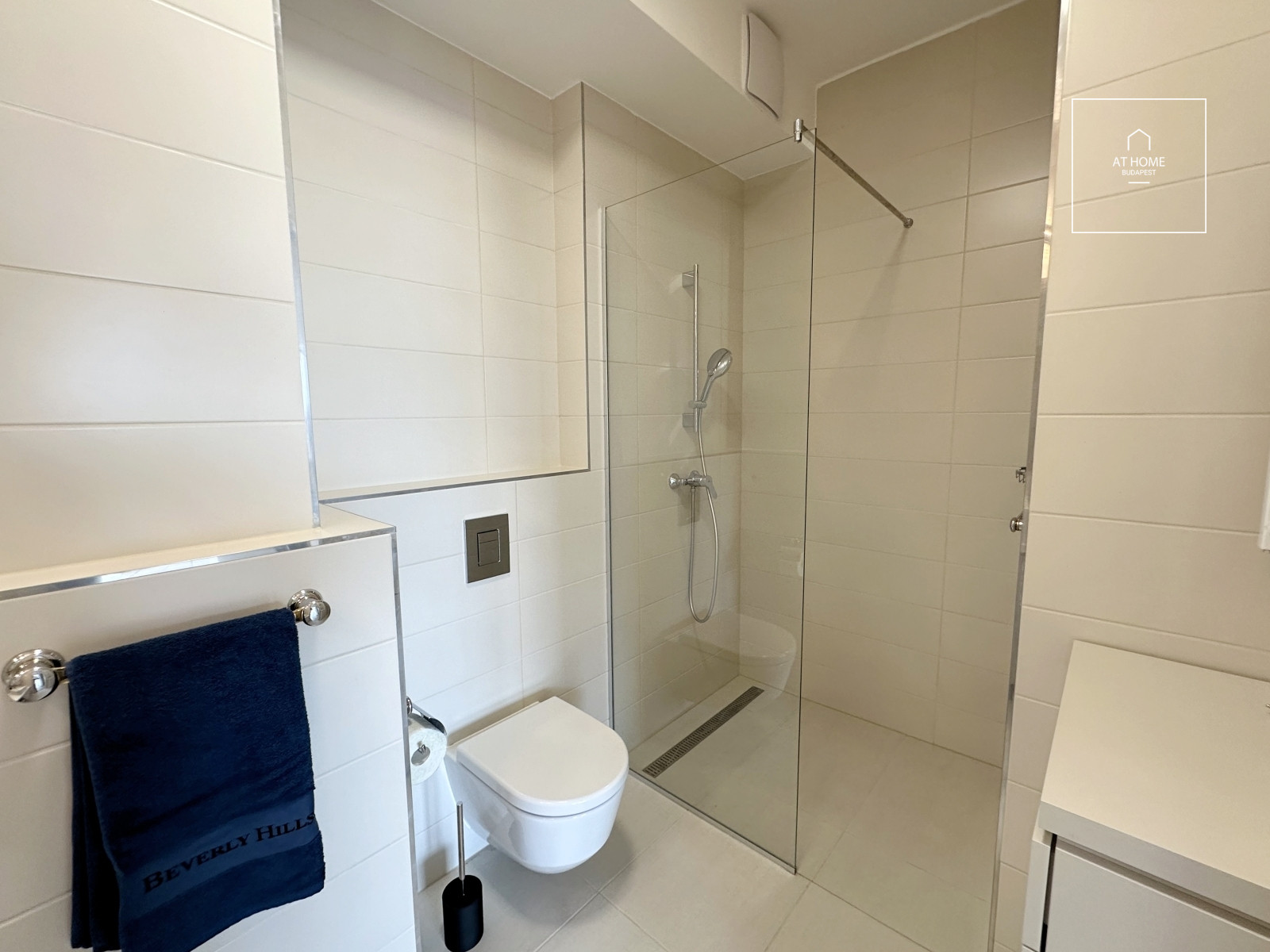 Two-bedroom premium apartment available for rent in Budapest\'s 11th district, Budapart