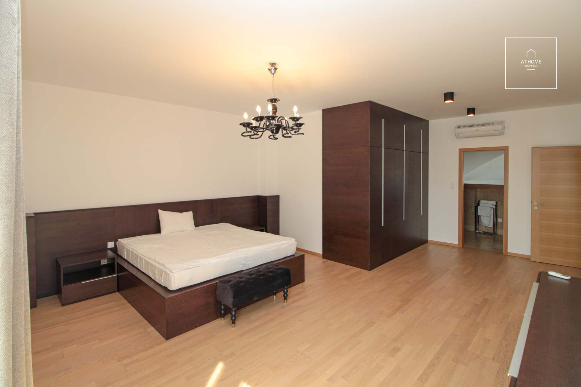 Exclusive apartment for rent in the V. district Budapest
