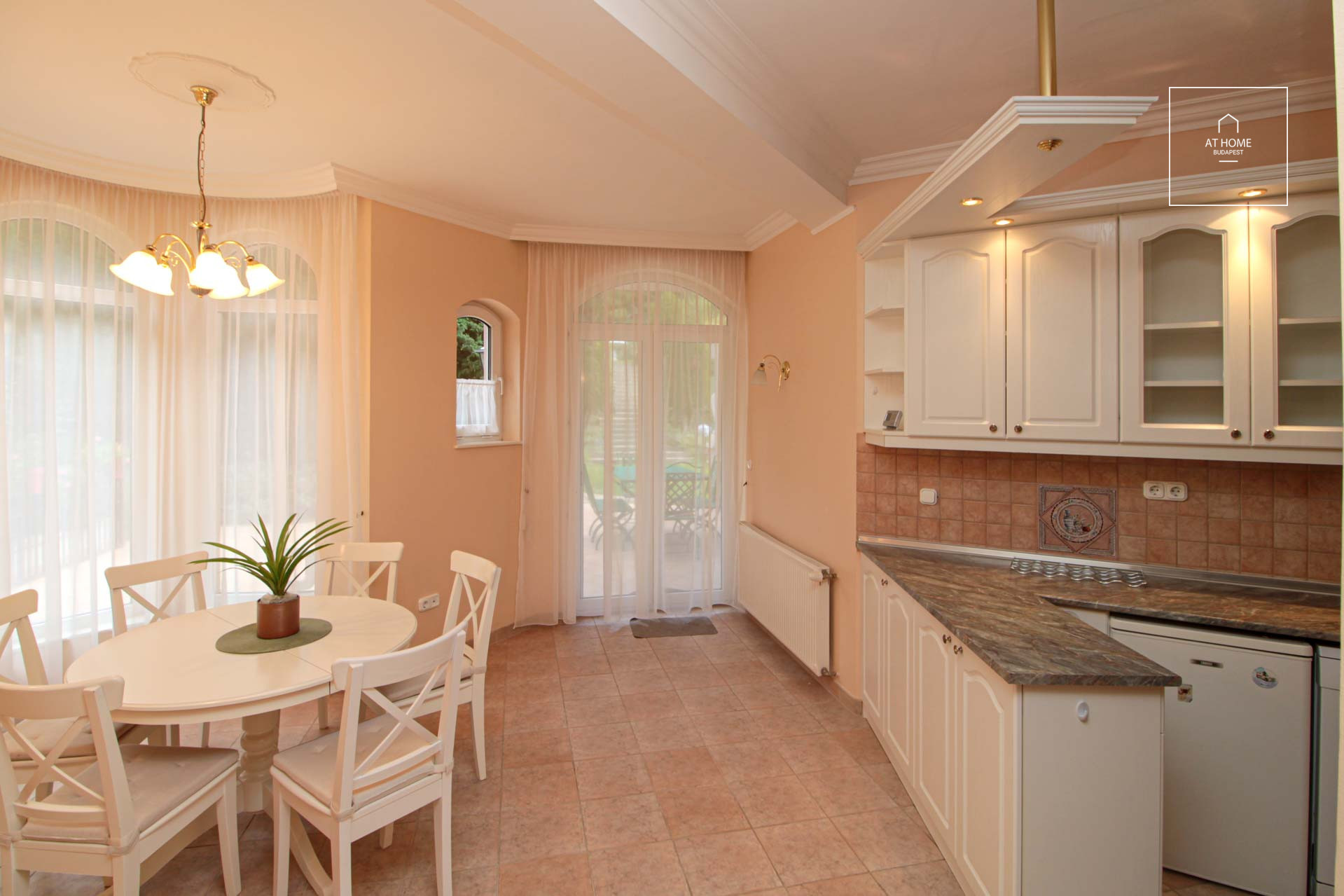 Charming semi-detached house for rent Budapest III. district, Pálvölgy