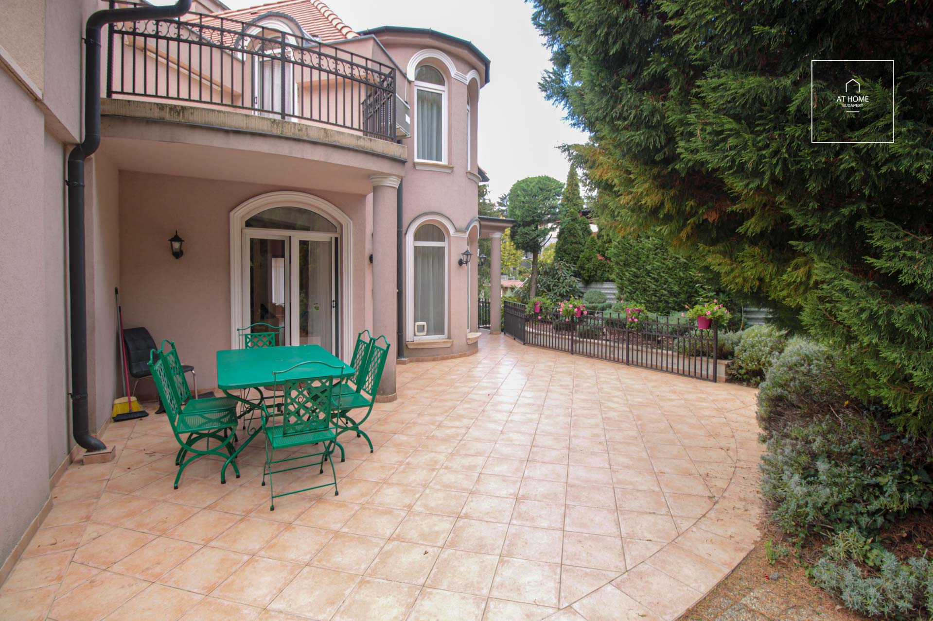 Charming semi-detached house for rent Budapest III. district, Pálvölgy